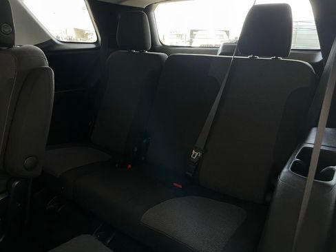 Used 2018 Chevrolet Traverse LT FWD image 16