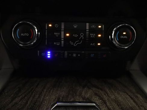 Used 2019 Ford F250 Lariat w/ Lariat Ultimate Package AWD/4WD image 11