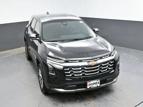 Used 2025 Chevrolet Equinox LT FWD image 22