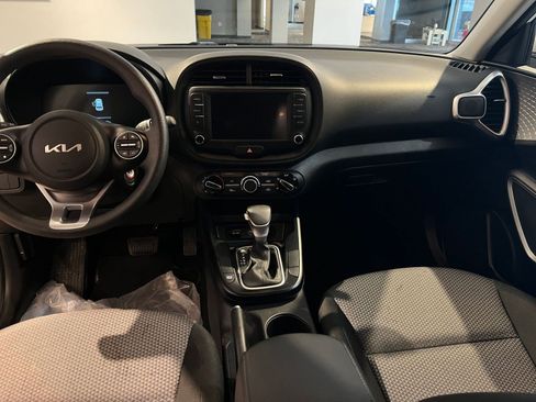 Used 2025 Kia Soul LX w/ LX Technology Package image 35