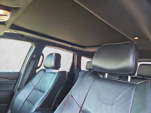 Used 2018 Jeep Grand Cherokee Overland RWD image 23