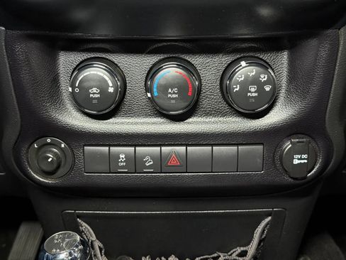 Used 2017 Jeep Wrangler Unlimited Sport w/ Quick Order Package 24S AWD/4WD image 30