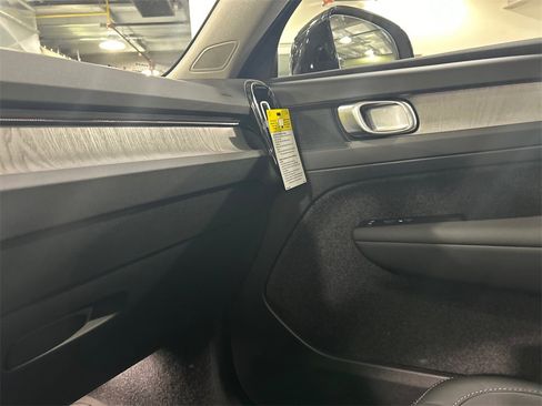 Used 2026 Volvo XC40 B5 Core w/ Climate Package image 20