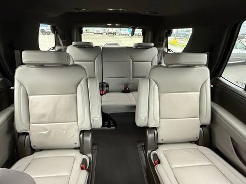 Used 2022 GMC Yukon SLT w/ SLT Luxury Package image 17