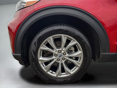 Used 2023 Ford Explorer XLT w/ Equipment Group 202A image 9