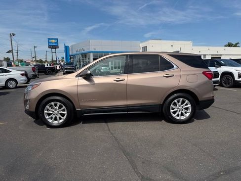 Used 2019 Chevrolet Equinox LT FWD image 4