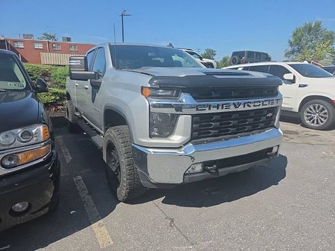 Used 2022 Chevrolet Silverado 2500 LT w/ Convenience Package AWD/4WD image 3