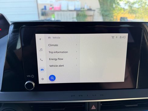 Used 2023 Toyota Prius XLE FWD image 21