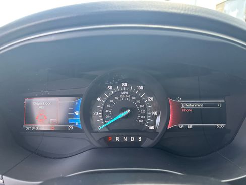 Used 2018 Ford Fusion SE w/ Fusion SE Technology Package image 12