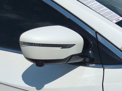 Used 2018 Nissan Murano SL w/ Moonroof Package FWD image 12