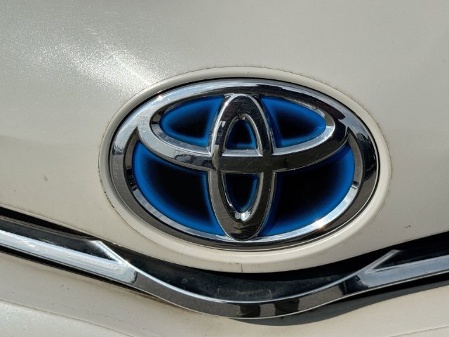 Used 2012 Toyota Prius V Five FWD image 31