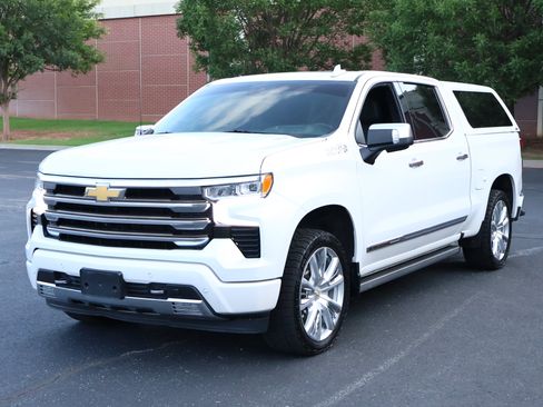 Used 2022 Chevrolet Silverado 1500 High Country w/ High Country Premium Package AWD/4WD image 36