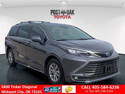 Used 2025 Toyota Sienna XLE