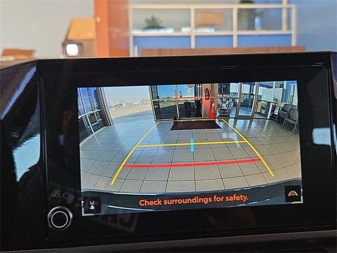 Used 2025 Toyota Camry SE image 17