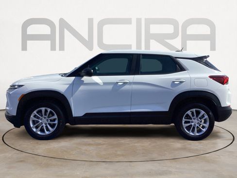 Used 2025 Chevrolet TrailBlazer LS FWD image 11