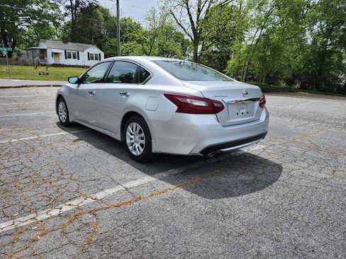 Used 2018 Nissan Altima 2.5 S w/ S Convenience Package image 16