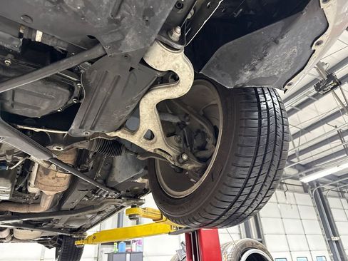 Used 2004 Ford Thunderbird image 10