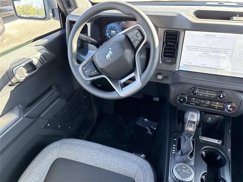 New 2025 Ford Bronco 4-Door image 13