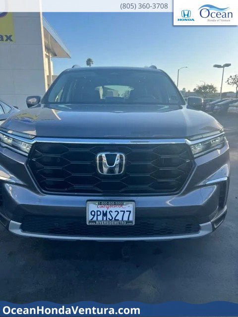 Certified 2025 Honda Pilot Touring image 1