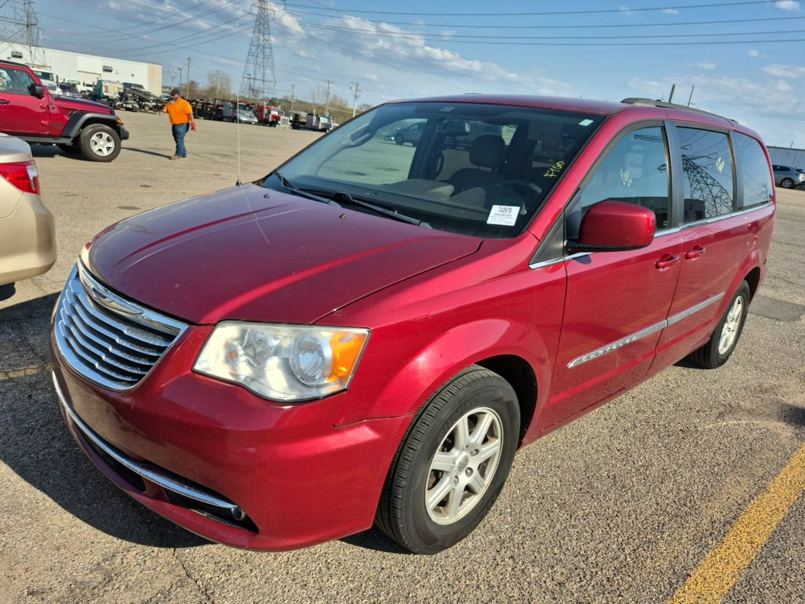 Used 2012 Chrysler Town & Country Touring w/ Entertainment Group #1 FWD image 1