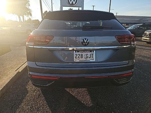 Used 2023 Volkswagen Atlas Cross Sport SE image 4