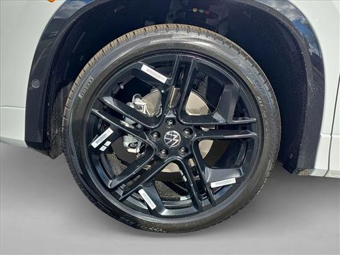 New 2026 Volkswagen Tiguan SE R-Line image 10
