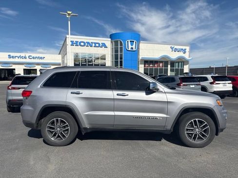 Used 2018 Jeep Grand Cherokee Limited w/ Trailer Tow Group IV AWD/4WD image 2