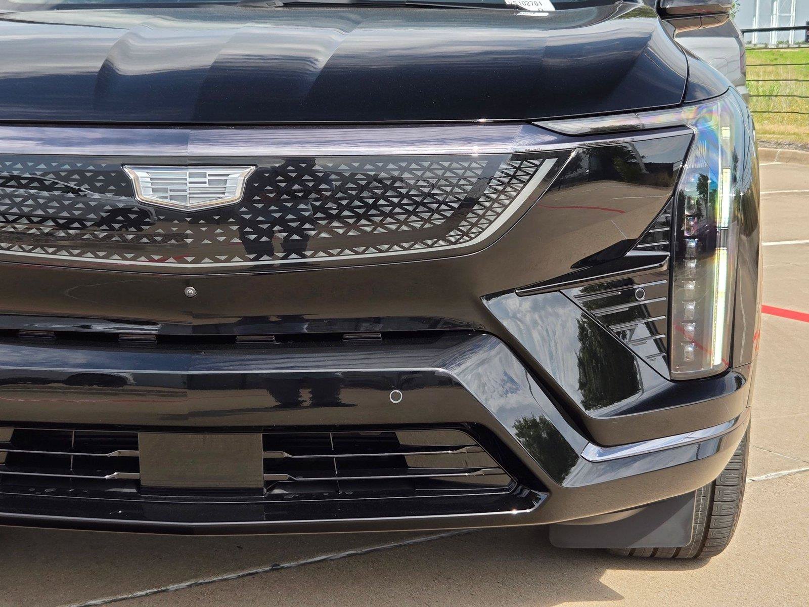 New 2027 Cadillac Optiq Premium Sport w/ LPO, Floor Liner Package AWD/4WD image 6