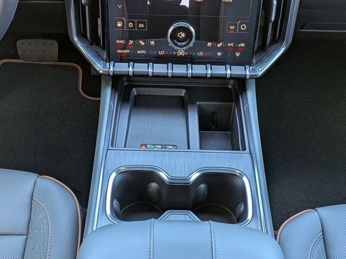New 2026 GMC Acadia AT4 w/ Luxury Package AWD/4WD image 20