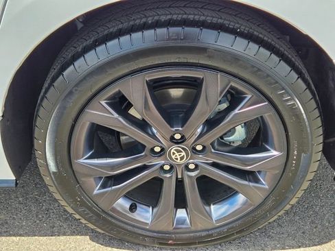 Used 2025 Toyota Sienna XSE w/ XSE Plus Package FWD image 11