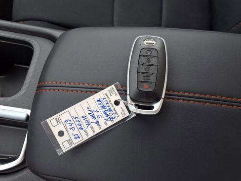 New 2025 Nissan Sentra SR w/ Midnight Edition FWD image 26