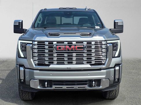 Used 2024 GMC Sierra 2500 Denali w/ Denali Reserve Package AWD/4WD image 8
