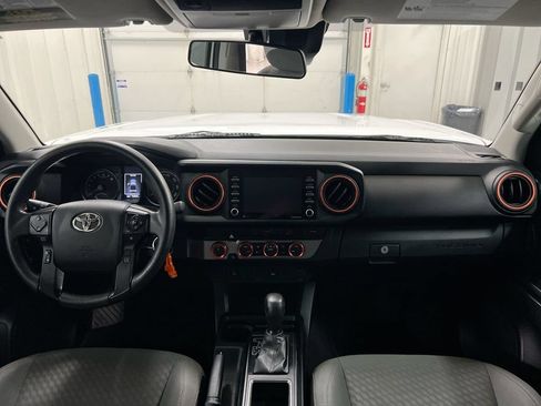 Used 2022 Toyota Tacoma SR AWD/4WD image 10