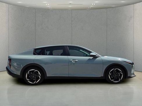 Used 2025 Kia K4 EX FWD image 31