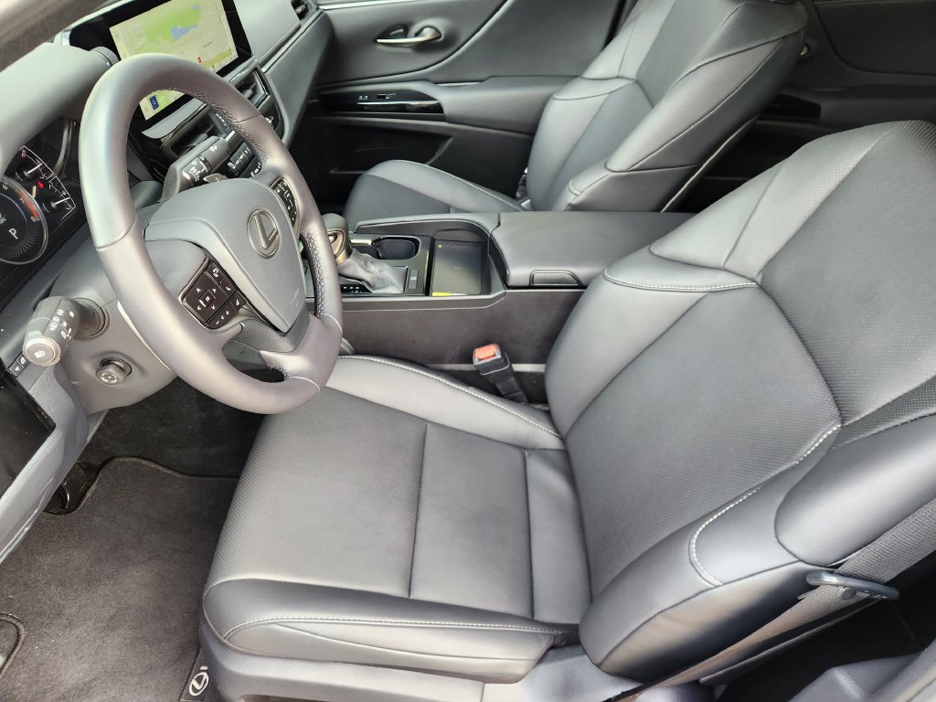 Certified 2025 Lexus ES 350 w/ Premium Package FWD image 13