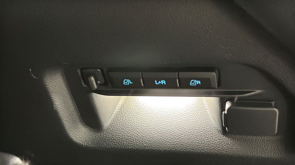 Used 2023 Ford Explorer ST w/ Equipment Group 401A AWD/4WD image 31