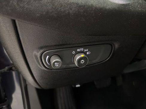 Used 2019 Chevrolet Equinox LS w/ LS Convenience Package image 21