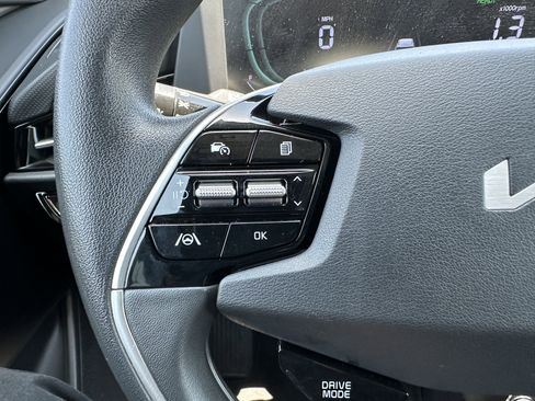 Certified 2023 Kia Niro LX FWD image 25
