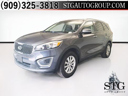Used 2018 Kia Sorento FWD image 1