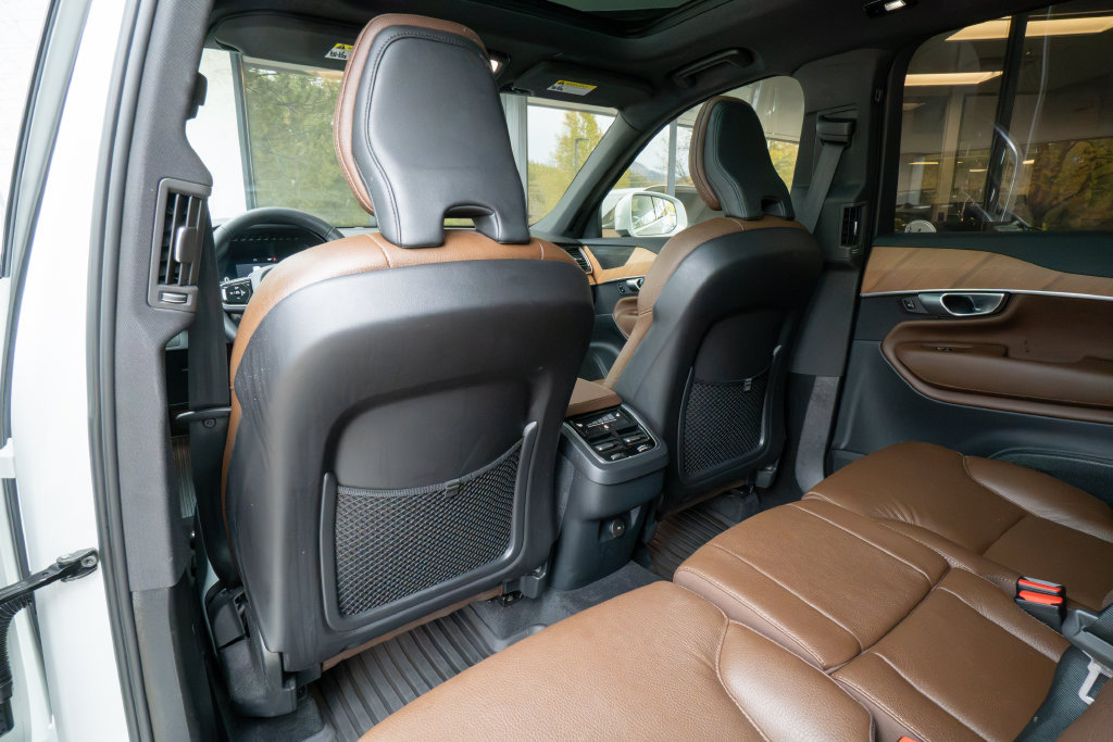 Used 2023 Volvo XC90 B6 Plus w/ Protection Package Premier AWD/4WD image 17