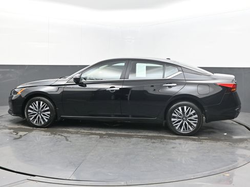 Certified 2025 Nissan Altima 2.5 SV image 5