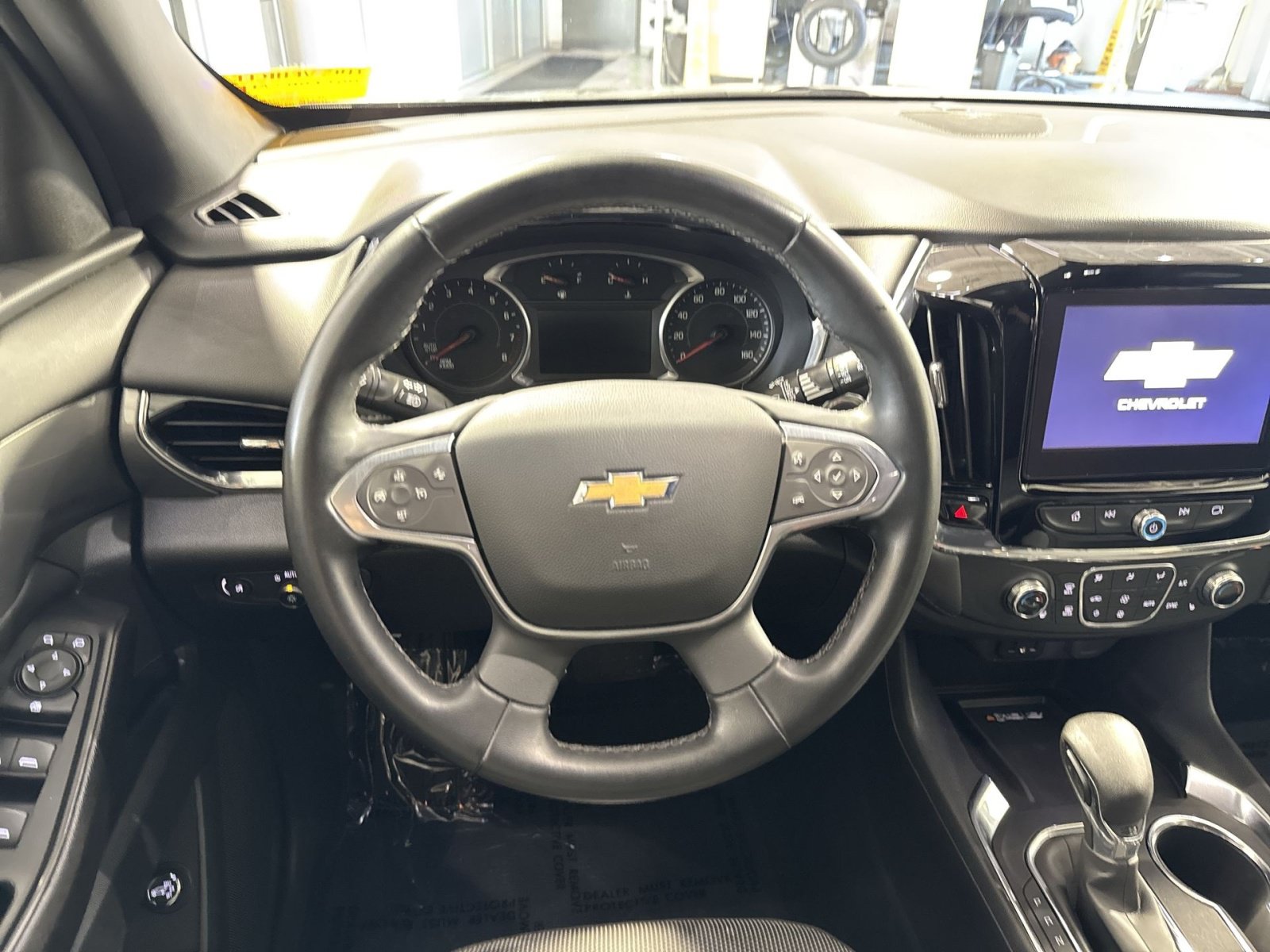 Used 2023 Chevrolet Traverse LT AWD/4WD image 17