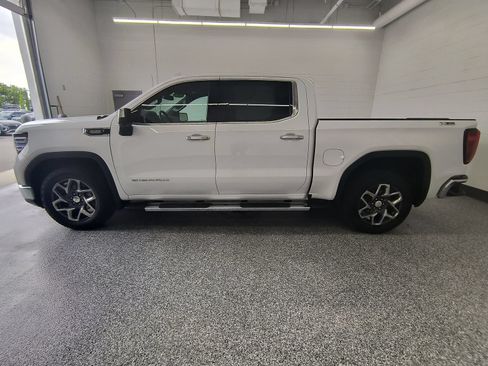 Used 2024 GMC Sierra 1500 SLT w/ SLT Premium Plus Package AWD/4WD image 2