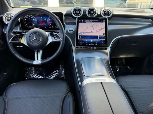 Used 2025 Mercedes-Benz GLC 300 image 40