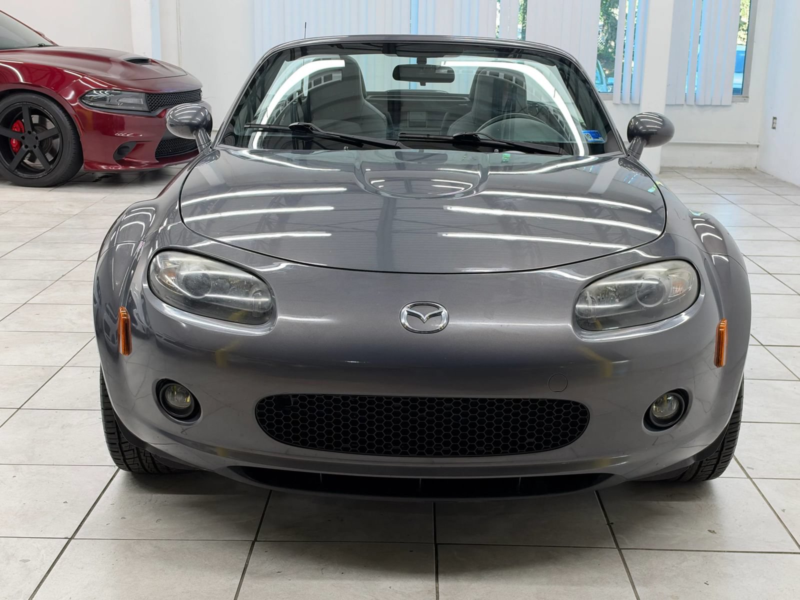 Used 2007 MAZDA MX-5 Miata Grand Touring w/ Premium Pkg RWD image 2