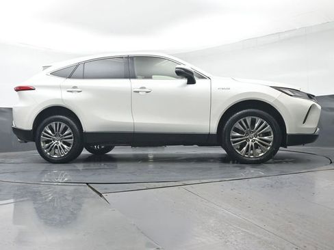 Certified 2021 Toyota Venza XLE image 39