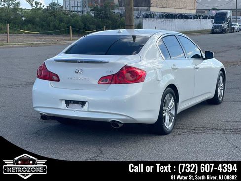 Used 2013 INFINITI G37 Journey w/ Premium Pkg image 7