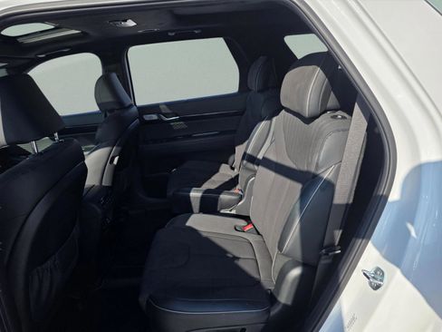 Used 2024 Hyundai Palisade Calligraphy image 13
