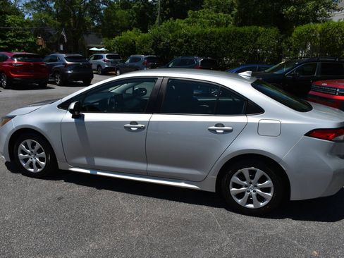 Used 2021 Toyota Corolla LE FWD image 37