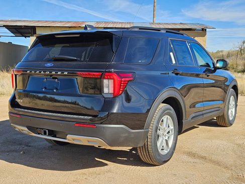 New 2026 Ford Explorer Active w/ Active Comfort Package image 5